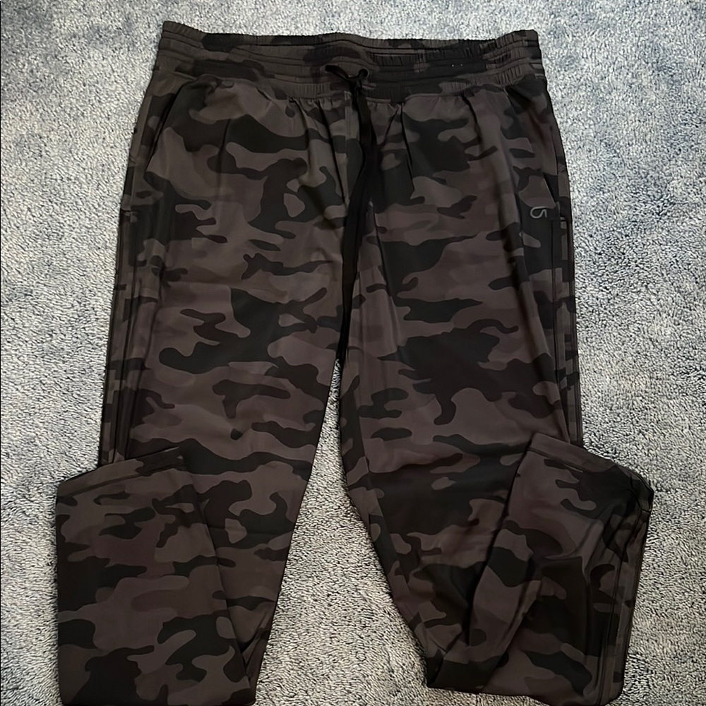 Gap fit Camouflage Jogger Pants